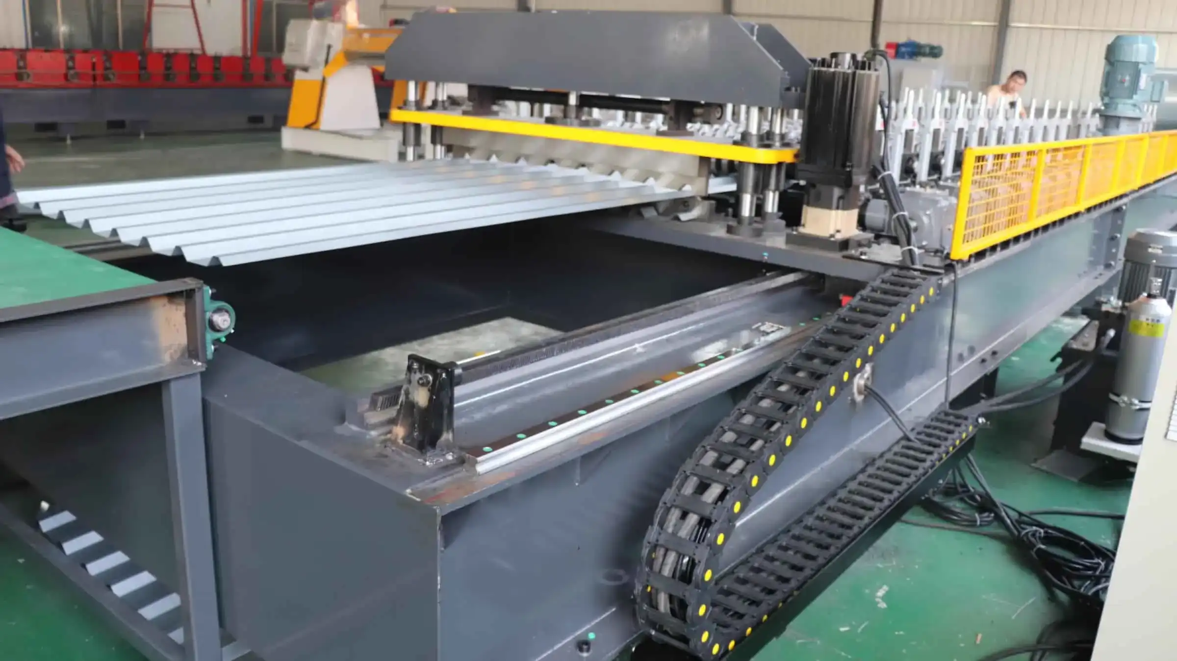 High Precision Trapezoidal Roll Forming Machine for Metal Sheets: Features and Benefits